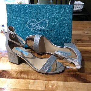 Betsey Johnson blue silver dress shoe never worn